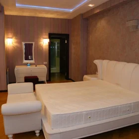 In Baku 270.0 m² apartment is for rent - Image 10