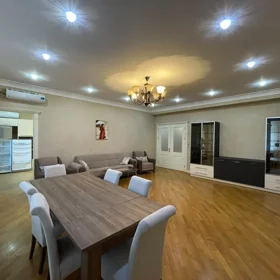 In Baku 170.0 m² apartment is for rent - Image 3