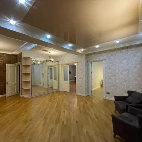 In Baku 170.0 m² apartment is for rent - Image 4