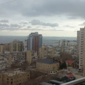 In Baku 165.0 m² apartment is for sale - Image 8