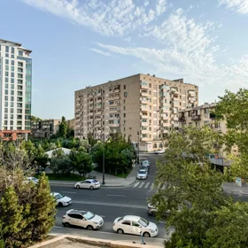 In Baku 165.0 m² apartment is for sale - Image 10