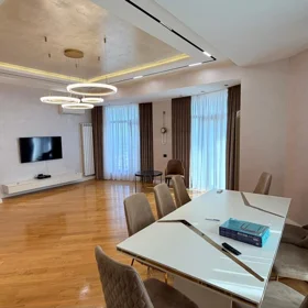 In Baku 130.0 m² apartment is for rent - Image 3