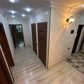 In Binəqədi rayonu 105.0 m² apartment is for sale - Image 5