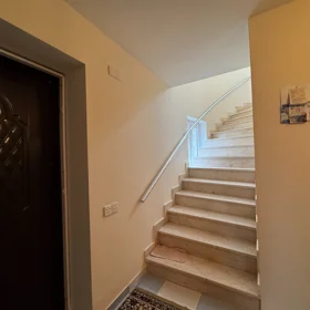 In nan 176.0 m² house with 4.0 rooms is for sale - Image 8