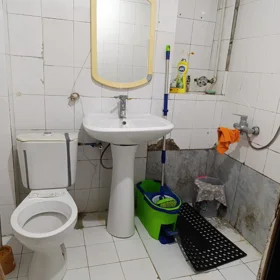 In Baku 70.0 m² apartment is for rent - Image 9