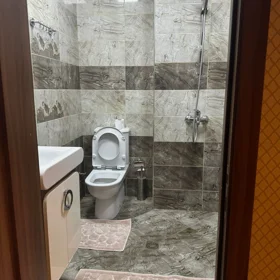 In Baku 120.0 m² apartment is for rent - Image 9