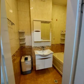 In Baku 70.0 m² apartment is for sale - Image 9
