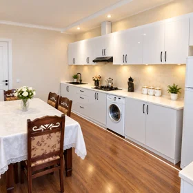 In Baku 90.0 m² apartment is for rent - Image 3