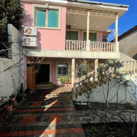 In nan 165.0 m² house with 5.0 rooms is for sale - Image 3