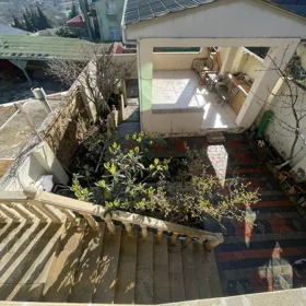 In nan 165.0 m² house with 5.0 rooms is for sale - Image 4