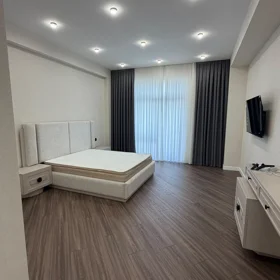In Baku 152.0 m² apartment is for rent - Image 2
