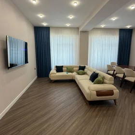 In Baku 152.0 m² apartment is for rent - Image 4