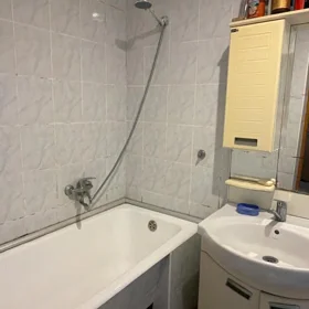 In Baku 90.0 m² apartment is for sale - Image 5