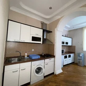 In Baku 80.0 m² apartment is for rent - Image 4