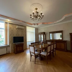 In Baku 80.0 m² apartment is for rent - Image 5