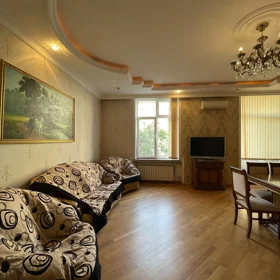 In Baku 80.0 m² apartment is for rent - Image 3