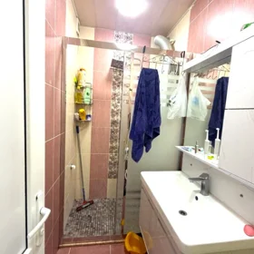 In Baku 65.0 m² apartment is for sale - Image 10