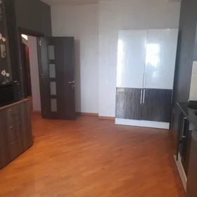 In Baku 110.0 m² apartment is for rent - Image 3