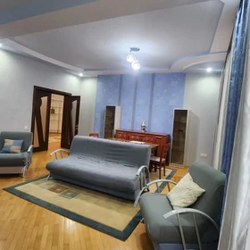In Baku 185.0 m² apartment is for rent - Image 5