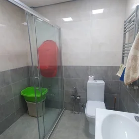 In Baku 70.0 m² apartment is for rent - Image 4