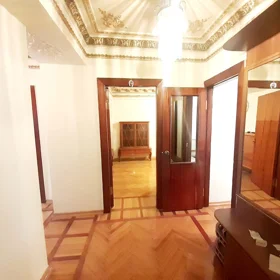 In Baku 90.0 m² apartment is for sale - Image 2