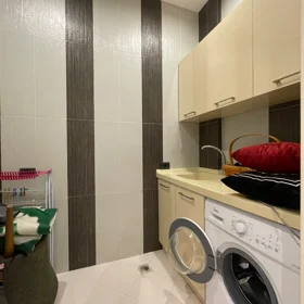 In Baku 136.0 m² apartment is for sale - Image 5