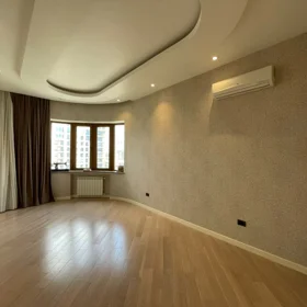 In Baku 136.0 m² apartment is for sale - Image 9