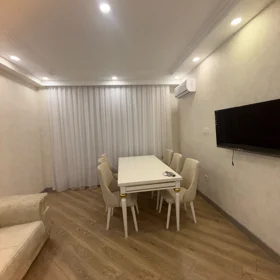 In Baku 70.0 m² apartment is for rent - Image 3