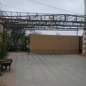 In nan 200.0 m² house with 6.0 rooms is for sale - Image 5