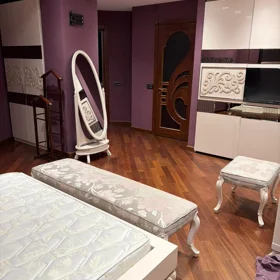 In Baku 200.0 m² apartment is for rent - Image 5