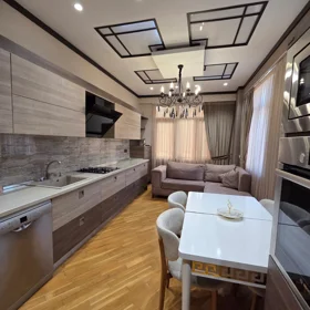 In Baku 136.0 m² apartment is for rent - Image 7