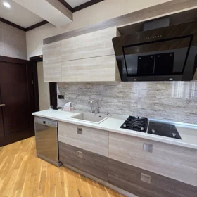 In Baku 136.0 m² apartment is for rent - Image 8