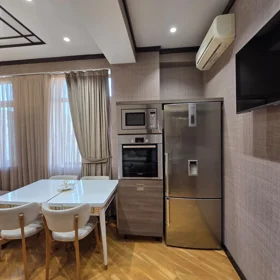 In Baku 136.0 m² apartment is for rent - Image 9