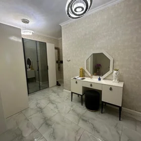 In Baku 110.0 m² apartment is for rent - Image 9