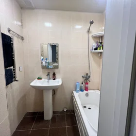 In Baku 70.0 m² apartment is for rent - Image 2