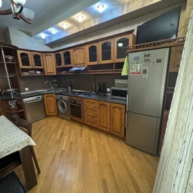 In Baku 120.0 m² apartment is for rent - Image 6