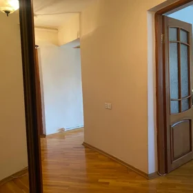 In Baku 90.0 m² apartment is for sale - Image 3