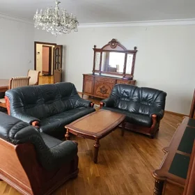 In Baku 174.0 m² apartment is for rent - Image 4
