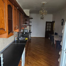 In Baku 174.0 m² apartment is for rent - Image 6