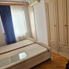 In Baku 174.0 m² apartment is for rent - Image 10