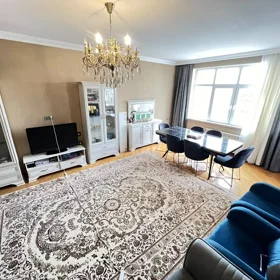 In Baku 147.0 m² apartment is for sale - Image 5