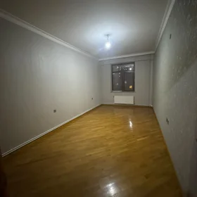 In Baku 70.0 m² apartment is for rent - Image 3