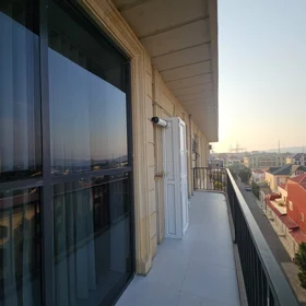 In Baku 125.0 m² apartment is for sale - Image 9