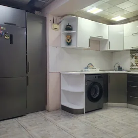 In Baku 70.0 m² apartment is for sale - Image 2