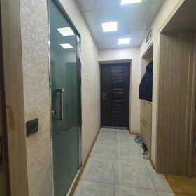 In Baku 70.0 m² apartment is for sale - Image 8