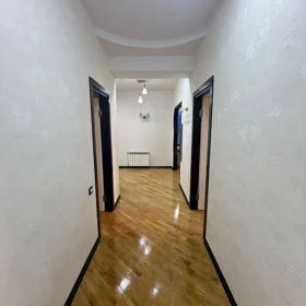 In Baku 130.0 m² apartment is for rent - Image 2