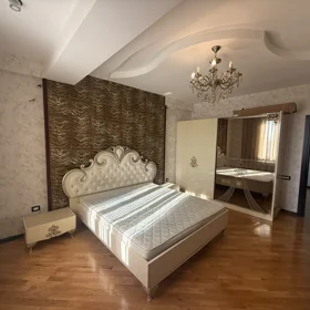 In Baku 130.0 m² apartment is for rent - Image 7