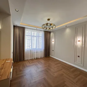 In Baku 135.0 m² apartment is for sale - Image 6