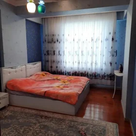In Baku 90.0 m² apartment is for rent - Image 3