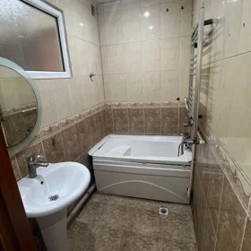 In Baku 60.0 m² apartment is for rent - Image 4